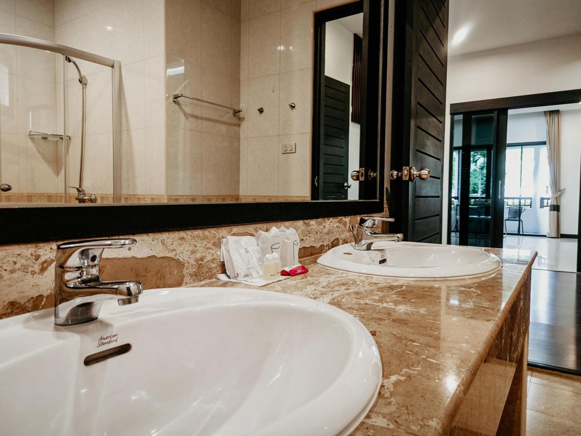 Rawai Grand House -Sha Plus Екстер'єр фото